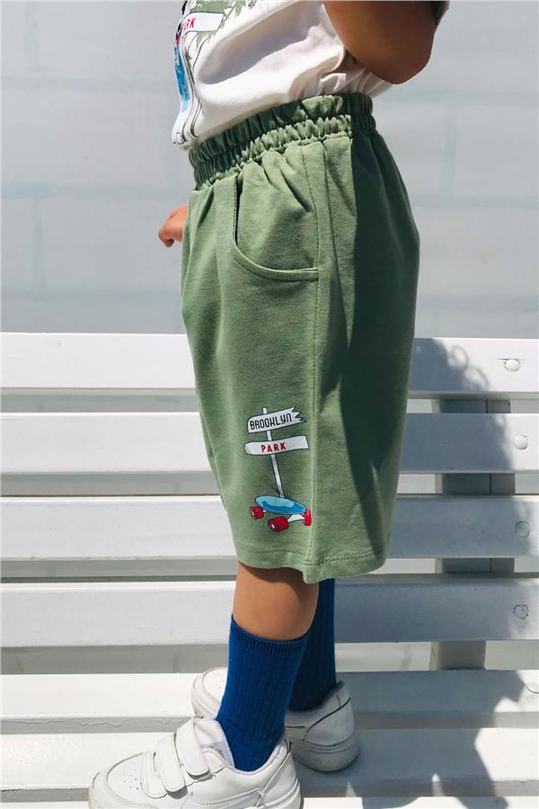 Boys' Shorts Set with Cute Free-spirited Skateboarding Puppy Print, Off-White (Ages 2-6)